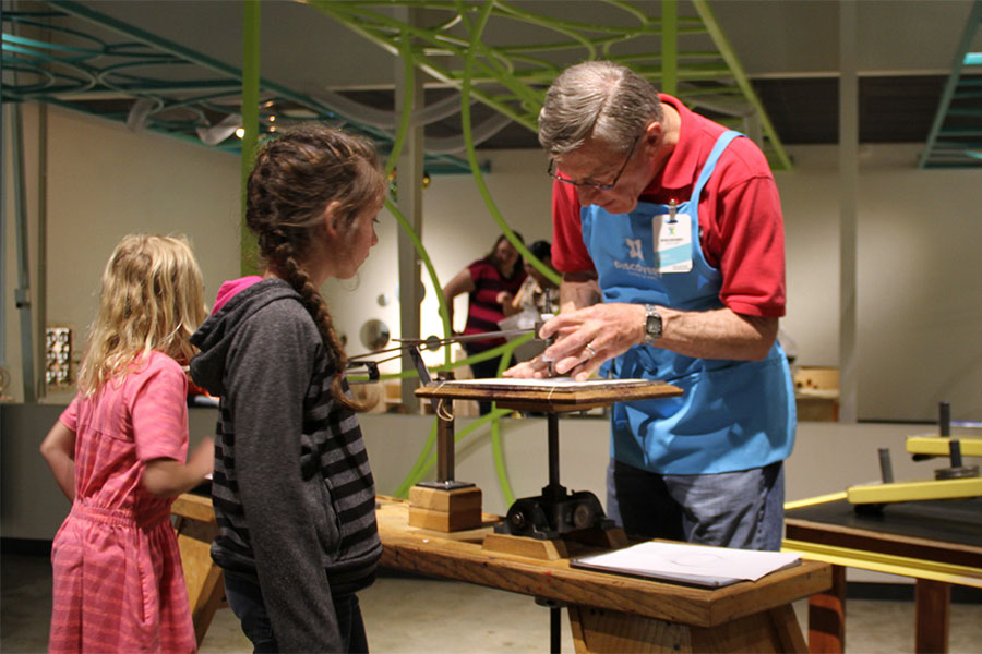 Volunteer opportunities at the Discovery Center of Idaho. Volunteer opportunities near me.